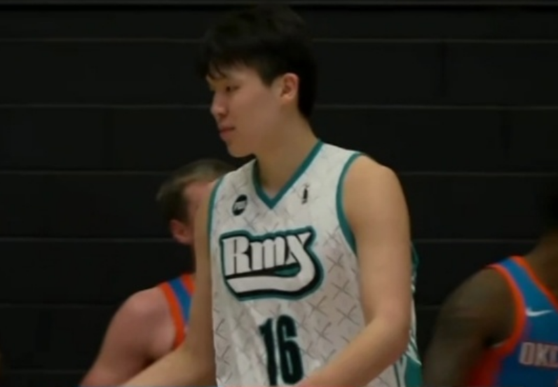 NBA-G联赛:杨瀚森14+17+2+2帽创篮板新高 率混音大胜双杀蓝队