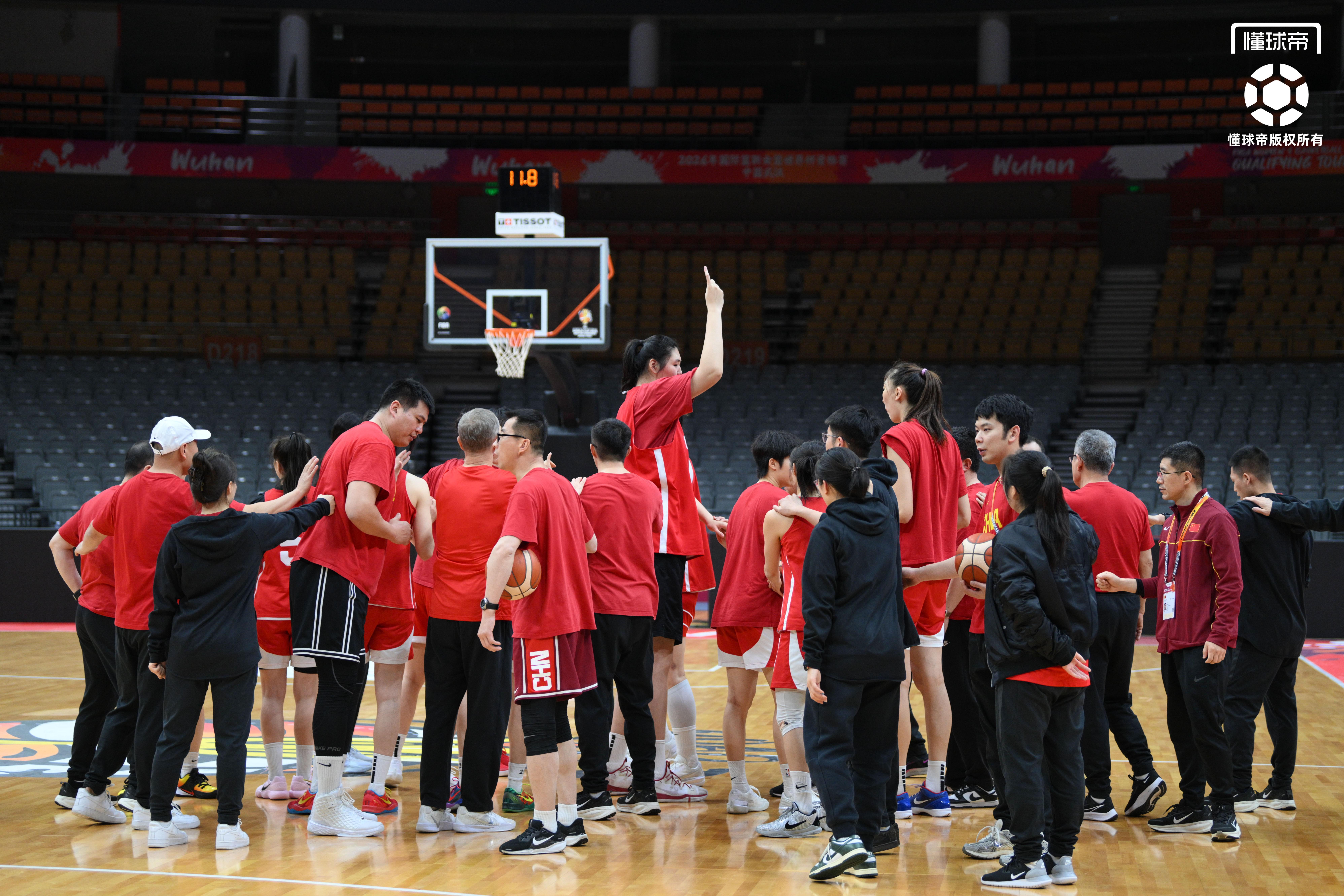 NBA-中国女篮世预赛最后一练，王治郅到场观看&amp;amp;全队精神饱满